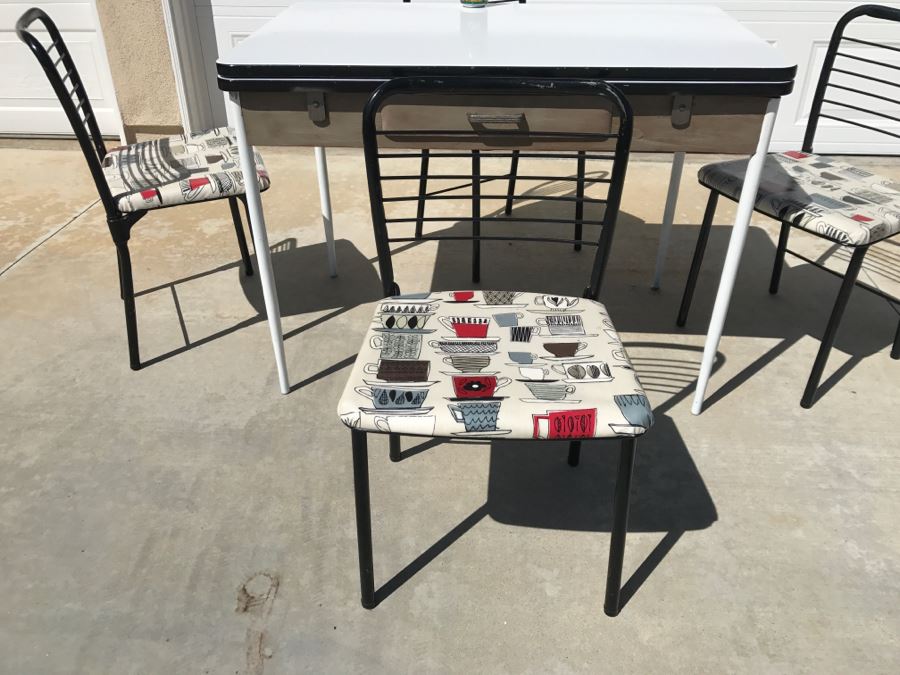 Vintage Mid-Century Porcelain Top Kitchen Table With Built In Leaves And (4) Cosco Folding Chairs [Photo 9]