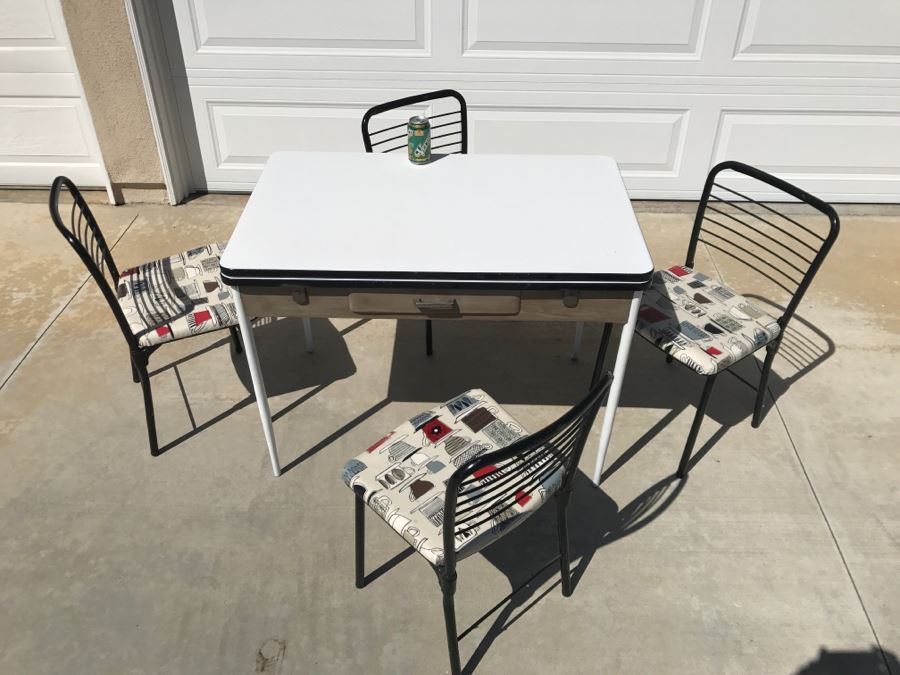 Vintage Mid-Century Porcelain Top Kitchen Table With Built In Leaves And (4) Cosco Folding Chairs [Photo 5]