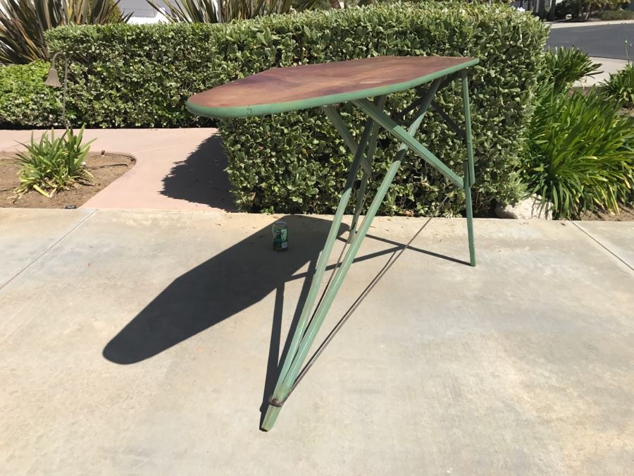Antique Wooden Ironing Board [Photo 4]