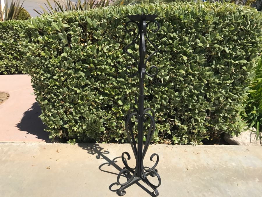 Black Wrought Iron Candle Holder [Photo 1]