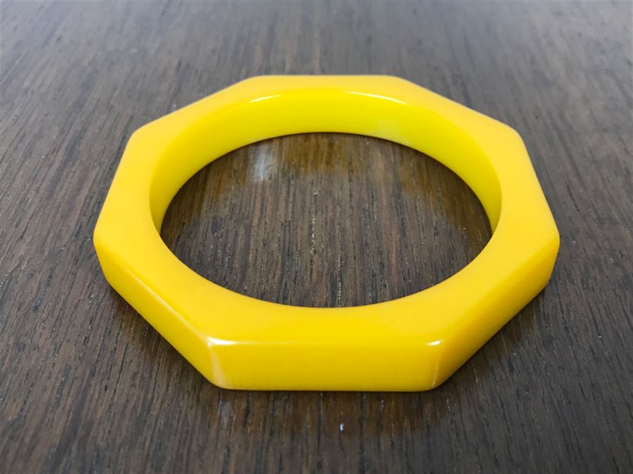 Bakelite Bangle Bracelet [Photo 2]