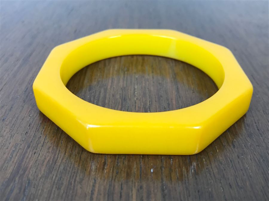 Bakelite Bangle Bracelet [Photo 4]