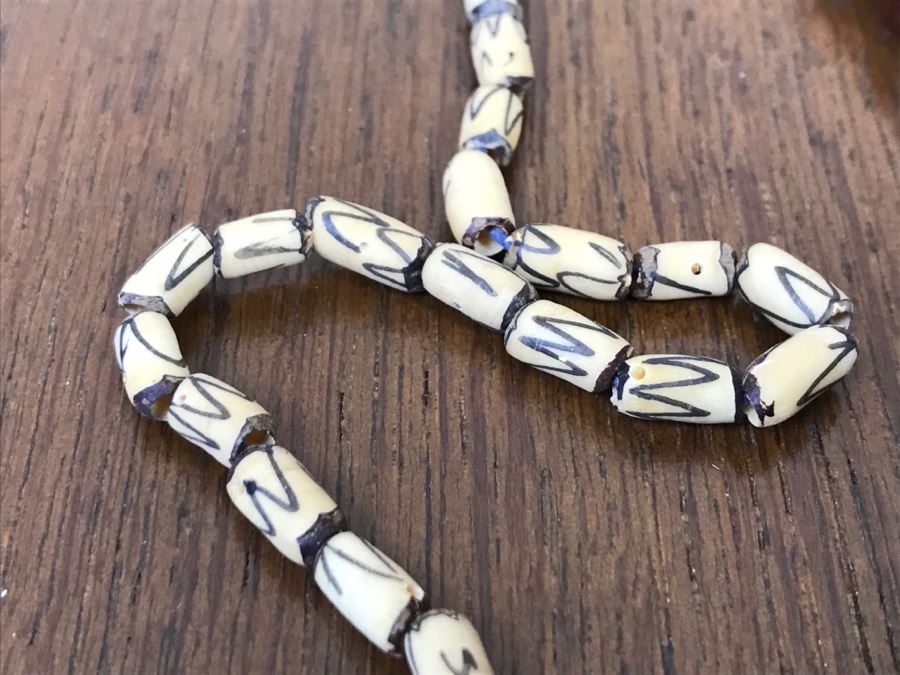 Pair Of Necklaces [Photo 3]