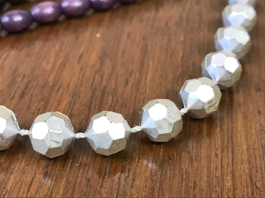 Set Of (3) Wooden Bead Necklaces [Photo 3]