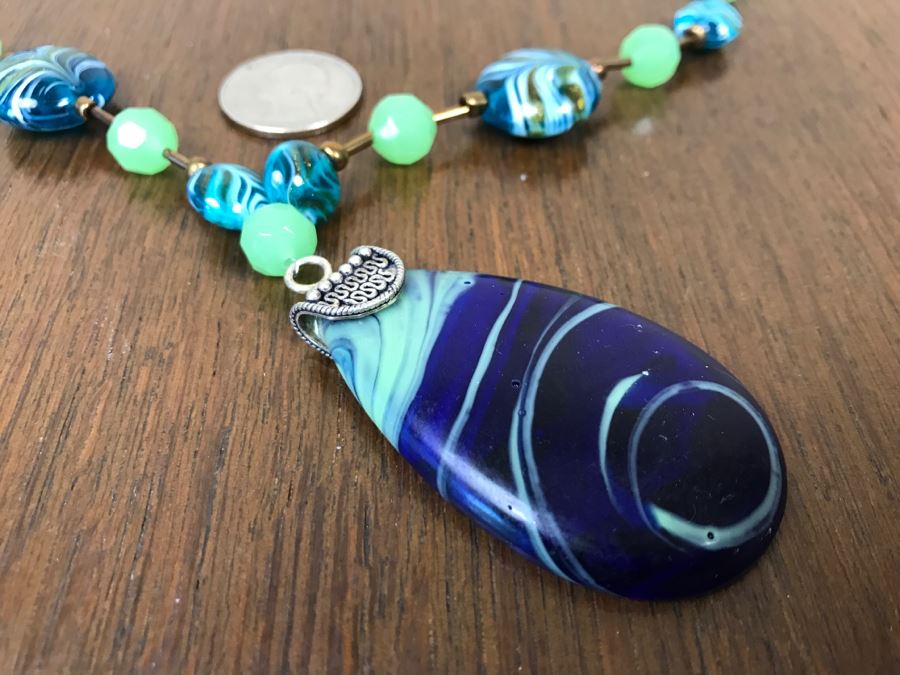 Art Glass Necklace [Photo 3]