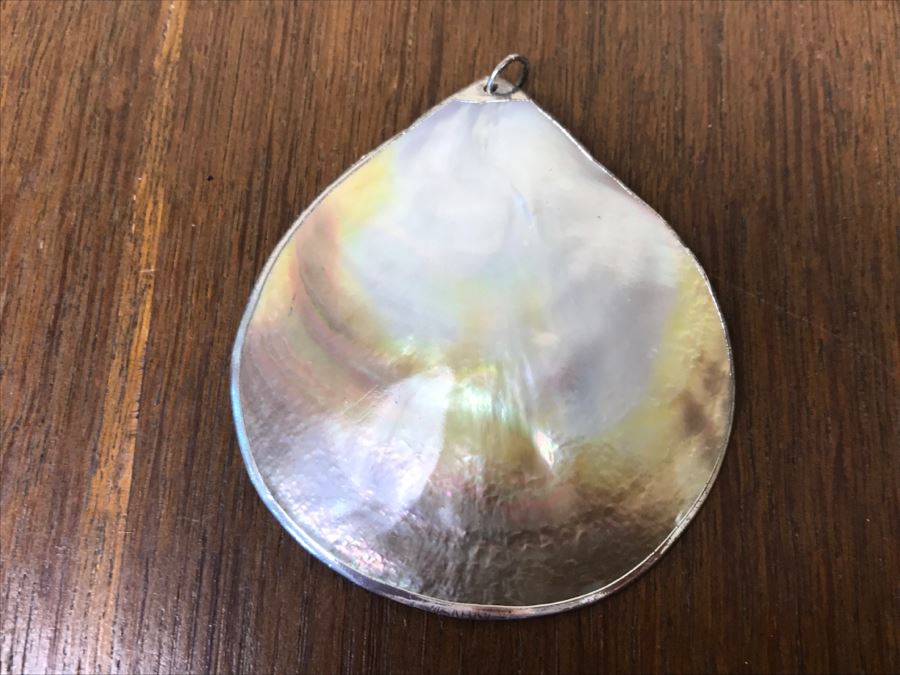 Set Of (3) Shell Jewelry Pieces [Photo 10]