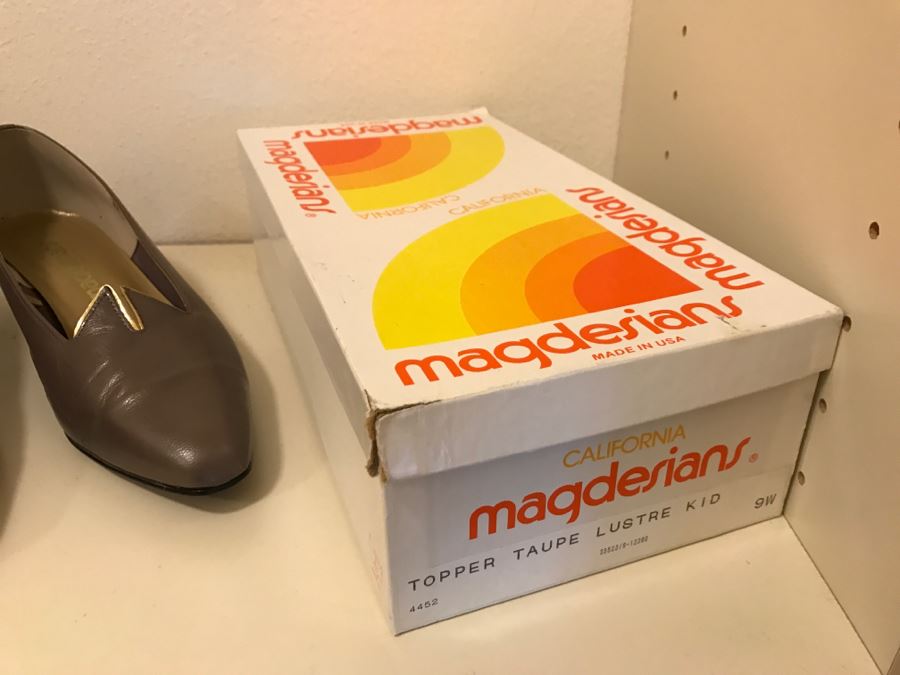 Pair Of Women's 9W California Magdesians Heel Shoes [Photo 4]