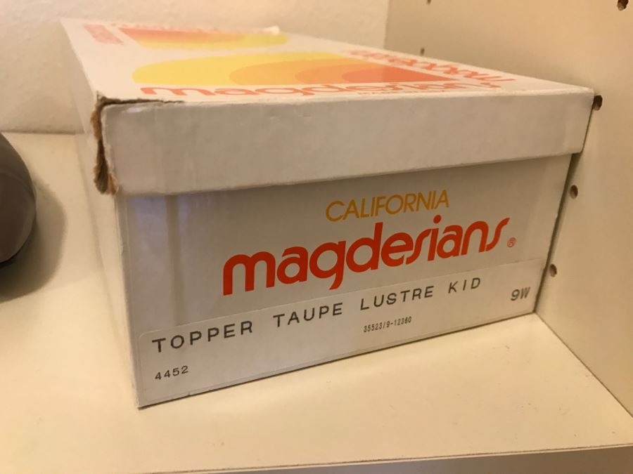 Pair Of Women's 9W California Magdesians Heel Shoes [Photo 5]