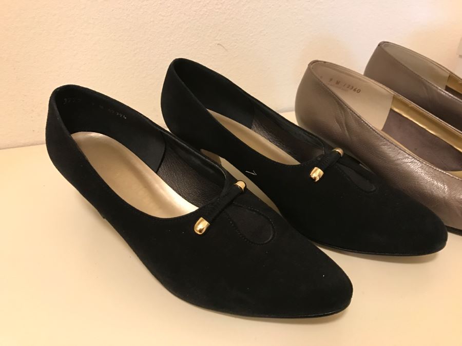 Pair Of Women's 9W California Magdesians Heel Shoes [Photo 2]