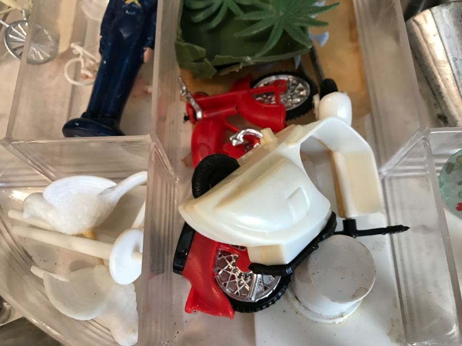 Cake Decorating Lot [Photo 5]