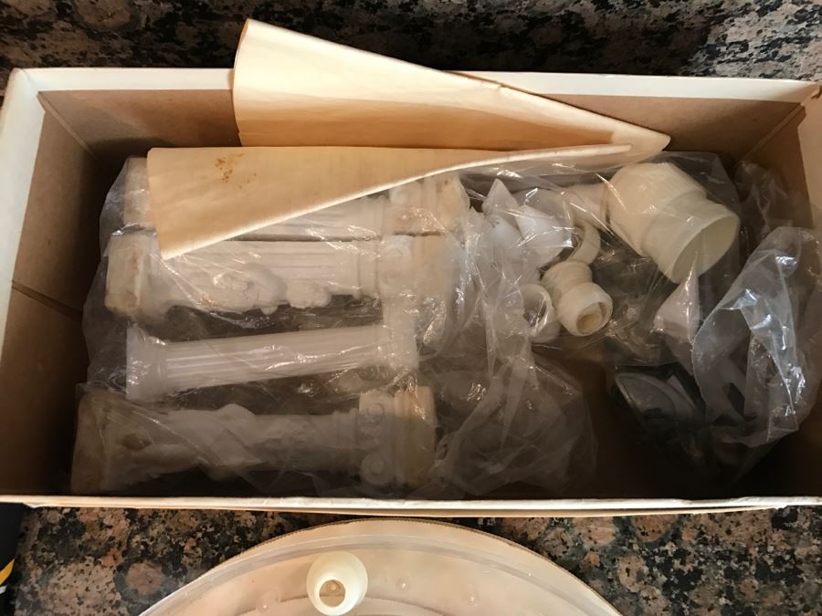 Cake Decorating Lot [Photo 11]