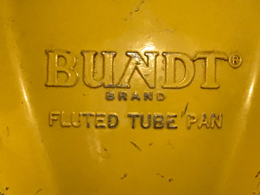 Kitchen Pantry Lot Featuring Corning Ware Covered Dish, Bundt Pan, Pacific Cermaic Blue Bowl, West Bend Crock Pot - See All Photos [Photo 6]