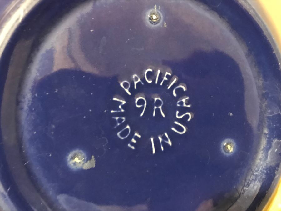 Kitchen Pantry Lot Featuring Corning Ware Covered Dish, Bundt Pan, Pacific Cermaic Blue Bowl, West Bend Crock Pot - See All Photos [Photo 8]