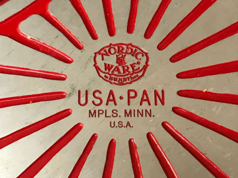 Nordic Ware Vintage USA Map Shape Red Aluminum Baking Pan With Other Baking Items [Photo 5]