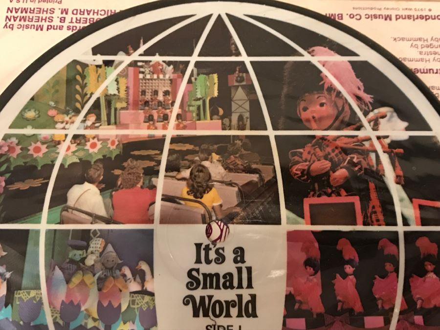 Vintage 1975 Walt Disney Productions It's A Small World Picture Disc Vinyl Record WD-2 33RPM [Photo 2]