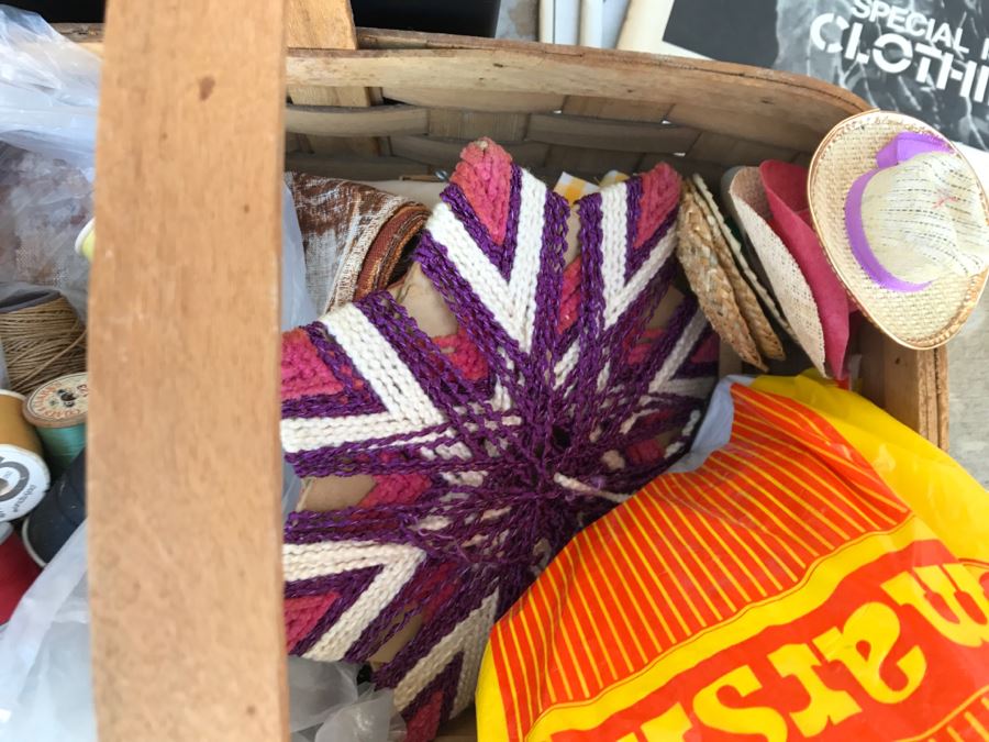 Huge Crafting Supplies Lot Including Yarn, Threads, Fabrics, Real Feathers, Fur Pelts, Books And More - See All Photos [Photo 12]