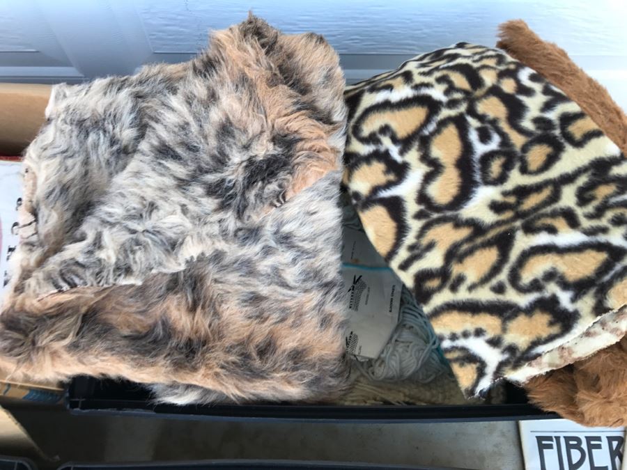 Huge Crafting Supplies Lot Including Yarn, Threads, Fabrics, Real Feathers, Fur Pelts, Books And More - See All Photos [Photo 34]