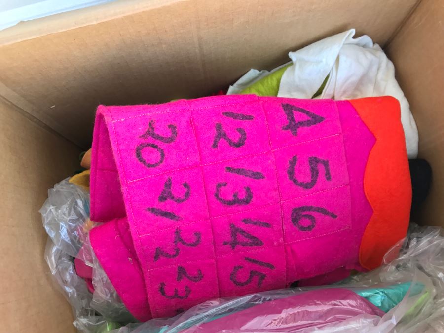 Huge Crafting Supplies Lot Including Yarn, Threads, Fabrics, Real Feathers, Fur Pelts, Books And More - See All Photos [Photo 32]