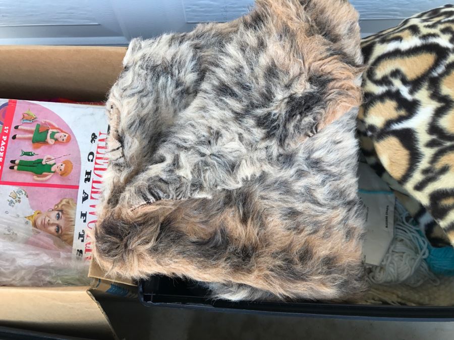 Huge Crafting Supplies Lot Including Yarn, Threads, Fabrics, Real Feathers, Fur Pelts, Books And More - See All Photos [Photo 35]
