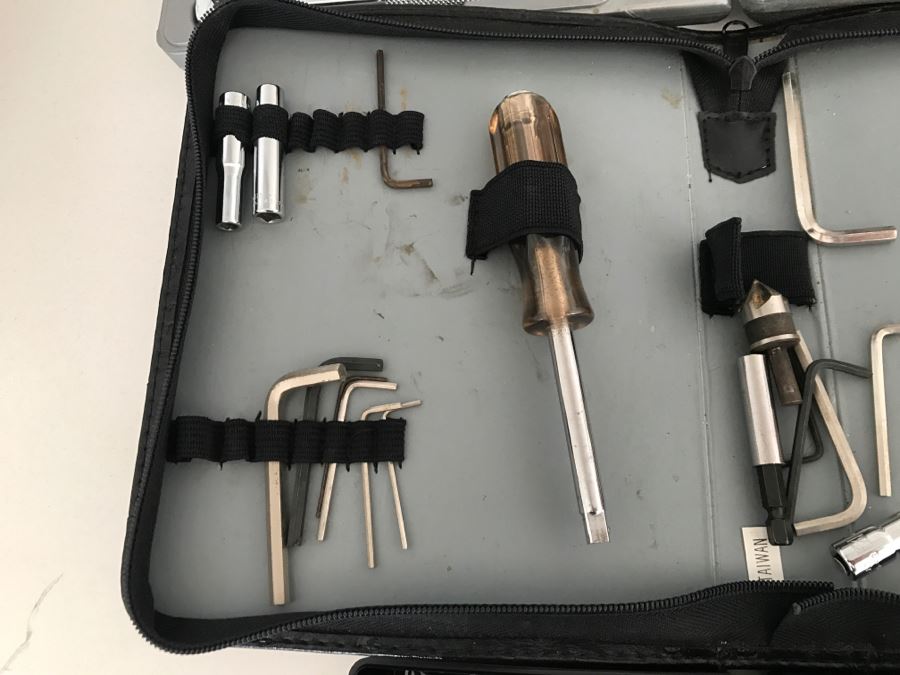 JUST ADDED - Tool Lot With Various Bit And Socket Wrench Sets [Photo 6]