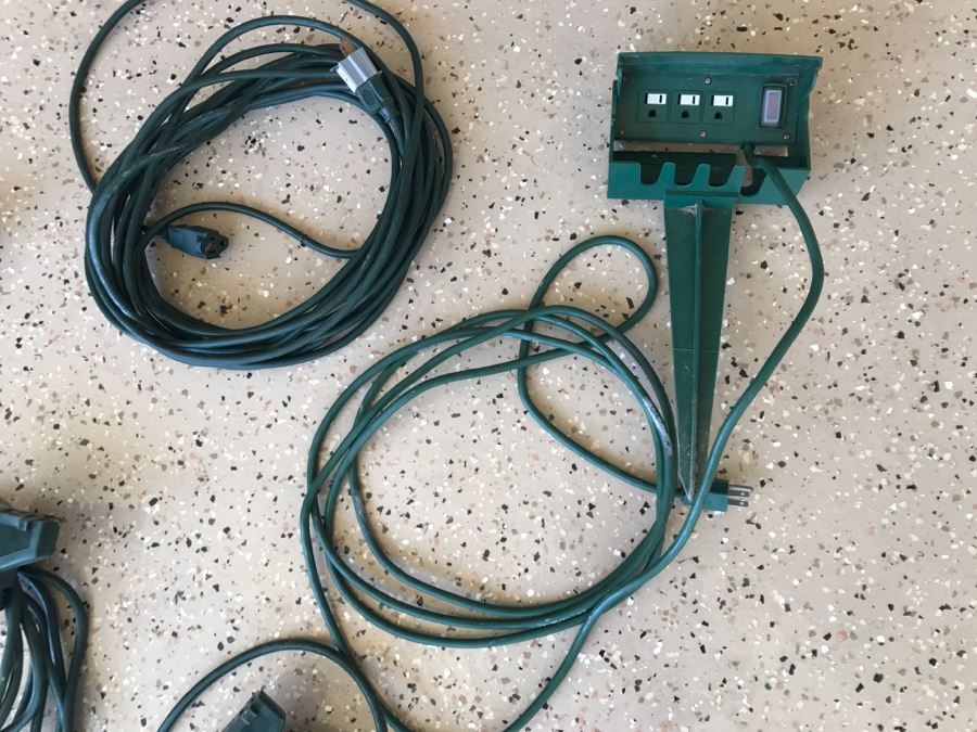 JUST ADDED - Set Of (5) Outdoor Extension Cords [Photo 4]