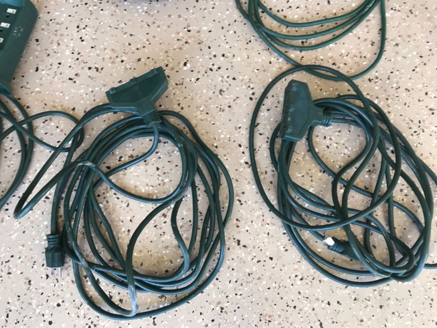 JUST ADDED - Set Of (5) Outdoor Extension Cords [Photo 7]