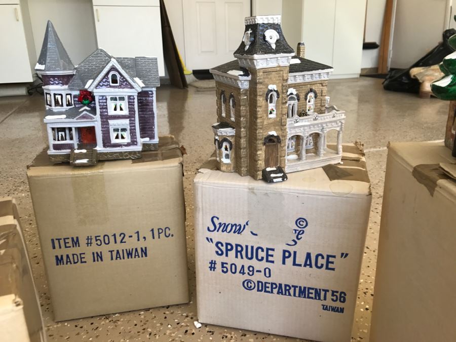 JUST ADDED - Department 56 Villages Christmas Decoration Lot [Photo 7]