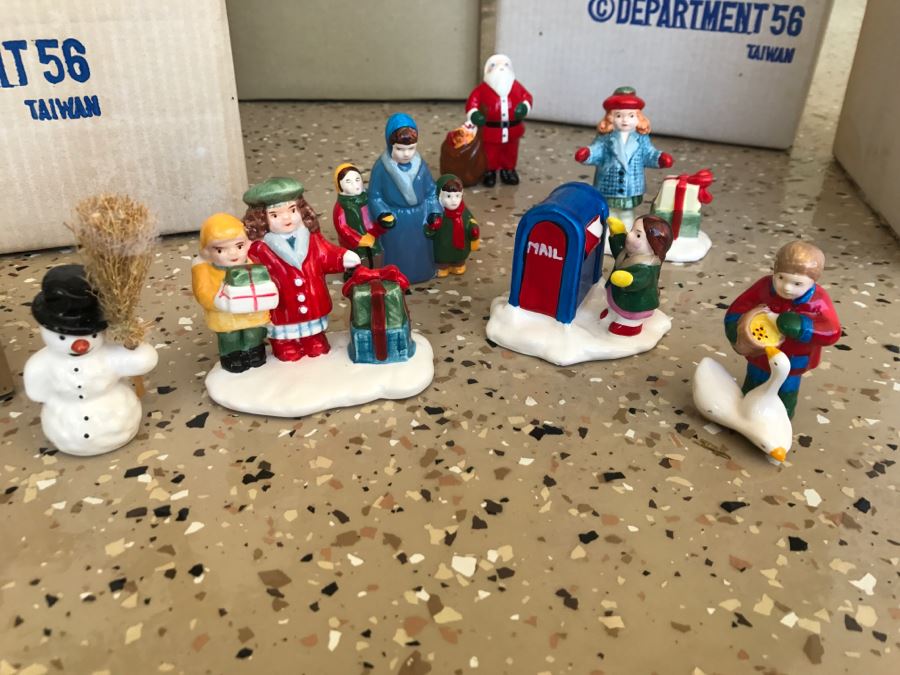 JUST ADDED - Department 56 Villages Christmas Decoration Lot [Photo 12]