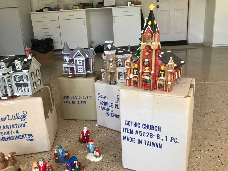 JUST ADDED - Department 56 Villages Christmas Decoration Lot [Photo 8]