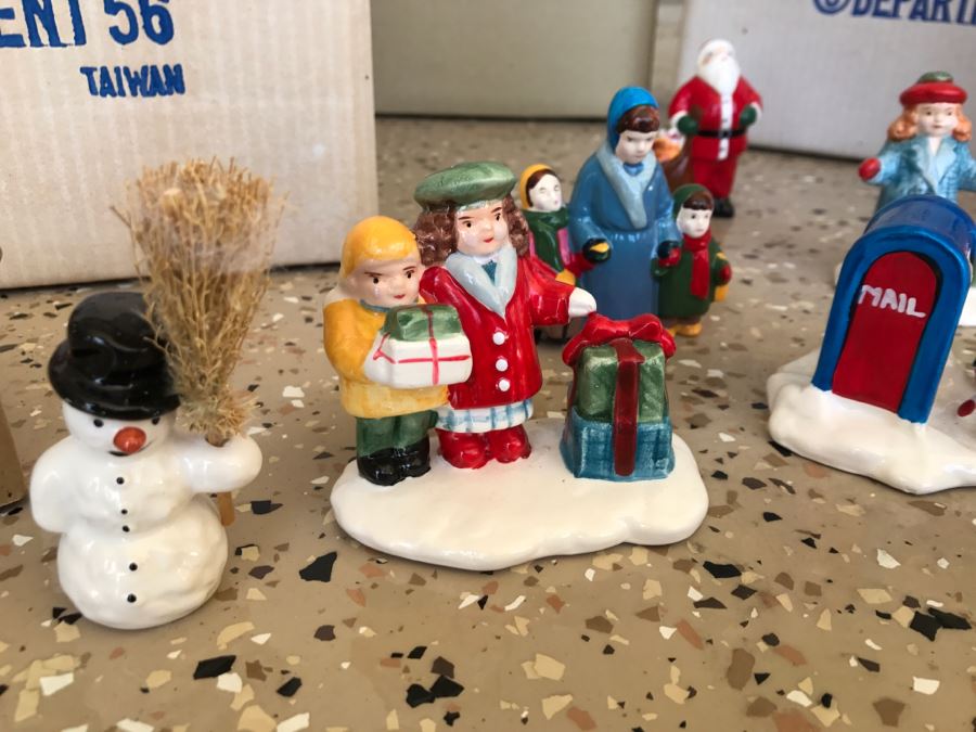 JUST ADDED - Department 56 Villages Christmas Decoration Lot [Photo 14]