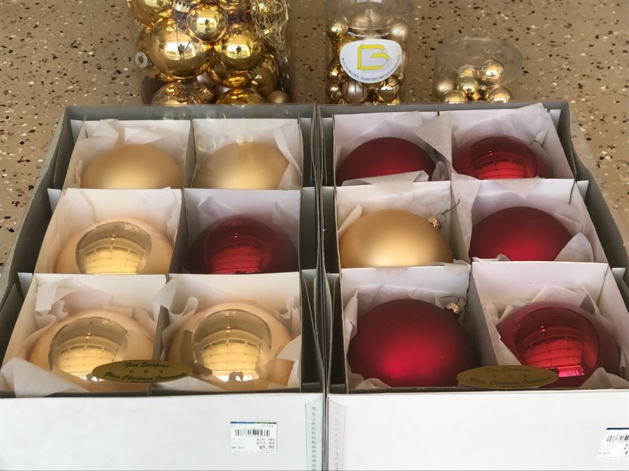 JUST ADDED - Christmas Ornament Lot [Photo 2]