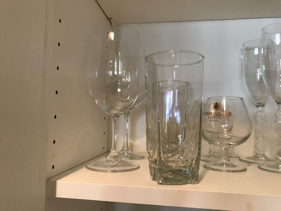 JUST ADDED - Kitchen Glasses, Coffee Cups And Stemware Glass Lot [Photo 9]