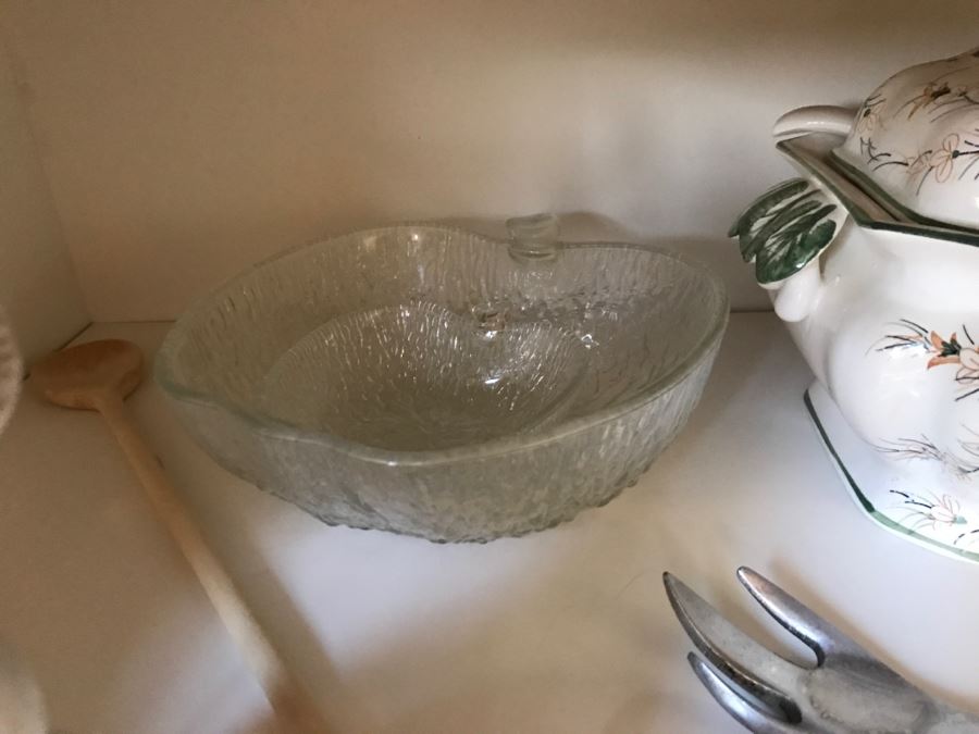 JUST ADDED - Kitchen Lot With Pottery Bowl, Pots, Salad Serving Set, Soup Tureen, Rabbits And Dishes [Photo 6]