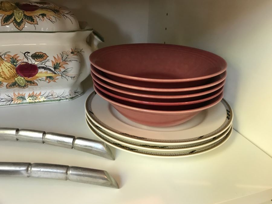 JUST ADDED - Kitchen Lot With Pottery Bowl, Pots, Salad Serving Set, Soup Tureen, Rabbits And Dishes [Photo 4]