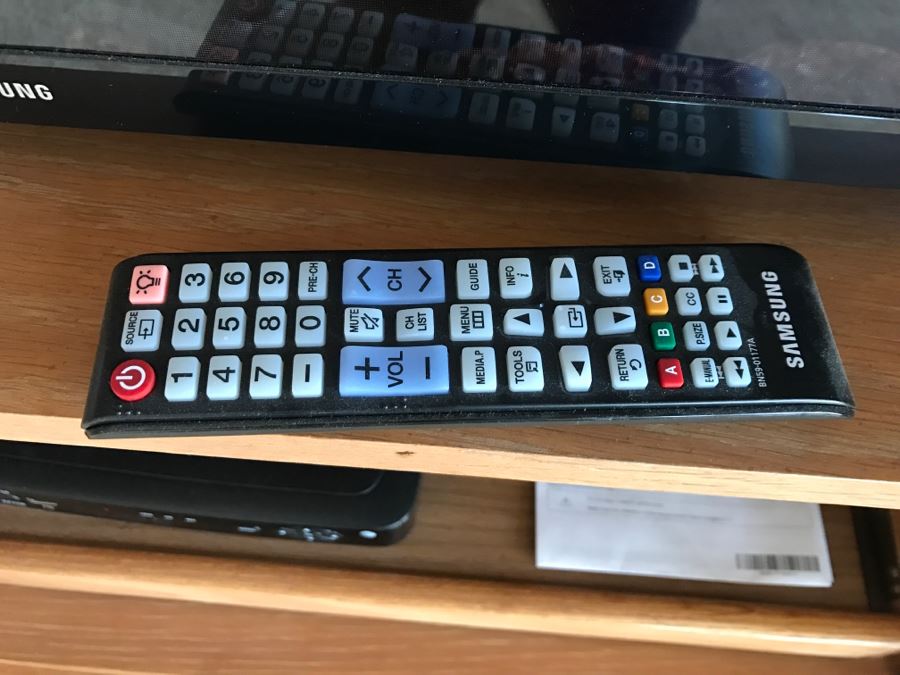 JUST ADDED - SAMSUNG 32' 720p LED LCD Television UN32J400DAFXZA [Photo 4]