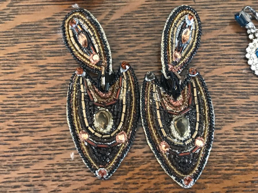 JUST ADDED - Vintage Costume Jewelry Lot [Photo 9]