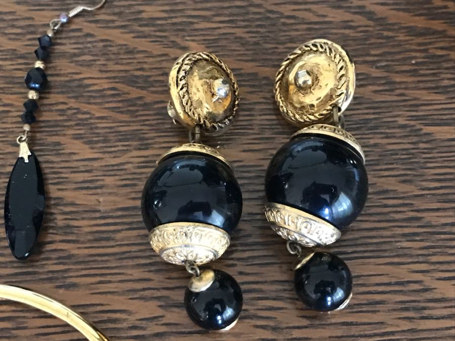 JUST ADDED - Vintage Costume Jewelry Lot [Photo 7]