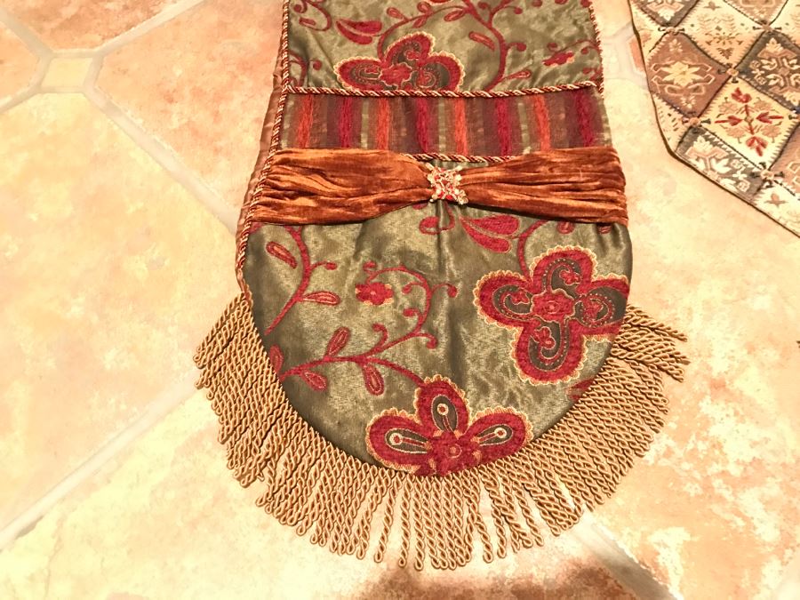 JUST ADDED - Pair Of Table Runners [Photo 3]