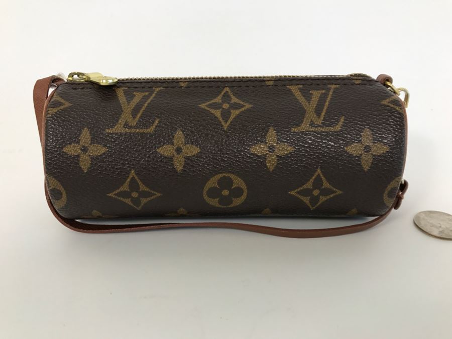 LOUIS VUITTON Monogram Round Cosmetic / Golf Pouch With Strap [Photo 1]