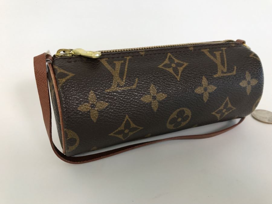 LOUIS VUITTON Monogram Round Cosmetic / Golf Pouch With Strap [Photo 3]