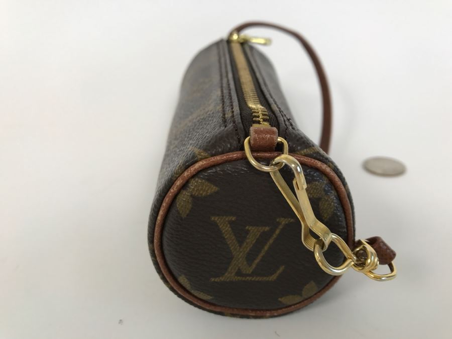 LOUIS VUITTON Monogram Round Cosmetic / Golf Pouch With Strap [Photo 5]