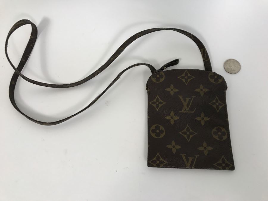 LOUIS VUITTON Monogram Change Purse Handbag With Strap [Photo 1]