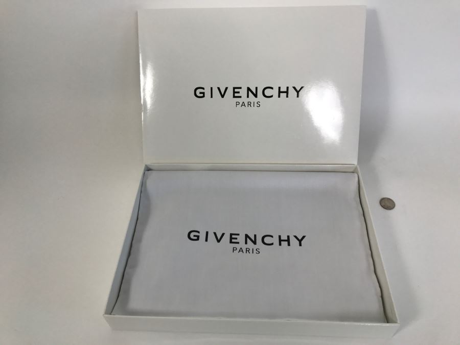 GIVENCHY Italy Antigona-Pochette Pouch Black Yellow In Box