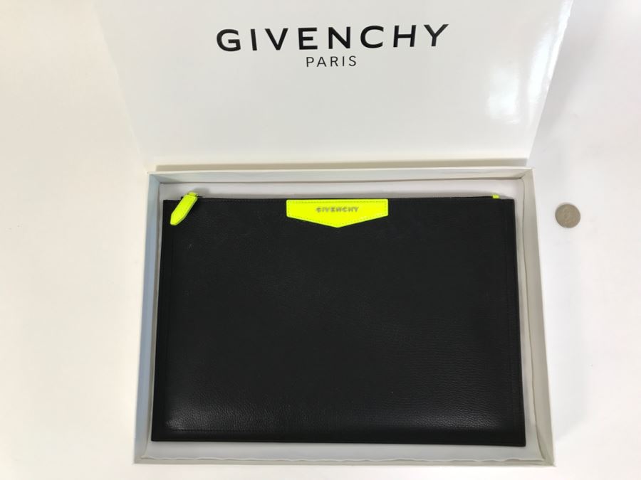 GIVENCHY Italy Antigona-Pochette Pouch Black Yellow In Box [Photo 5]
