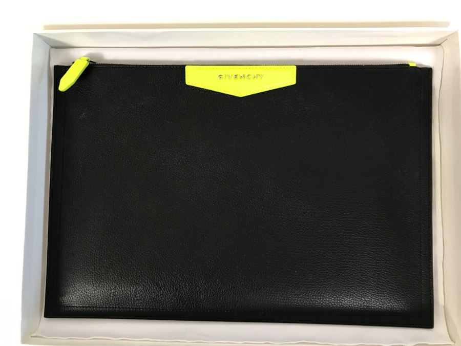 GIVENCHY Italy Antigona-Pochette Pouch Black Yellow In Box [Photo 6]