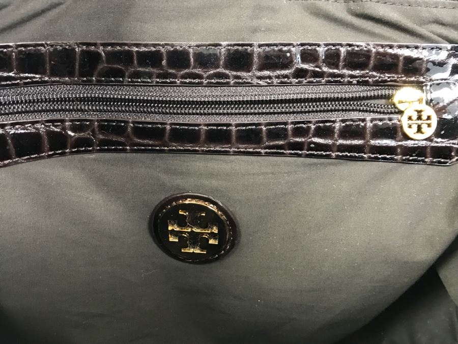 Tory Burch Handbag With Dust Jacket [Photo 10]