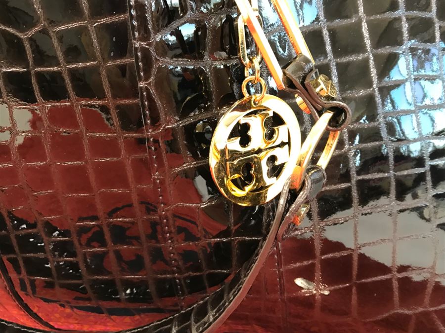 Tory Burch Handbag With Dust Jacket [Photo 3]