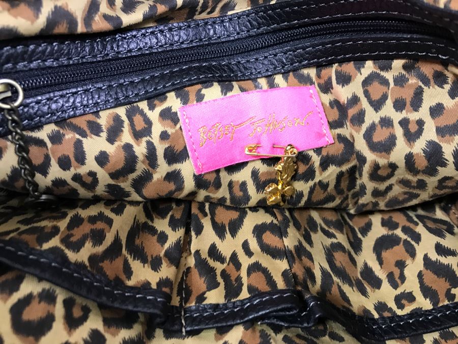 Betsey Johnson Handbag With Dust Jacket [Photo 8]