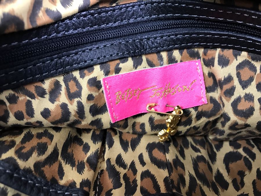 Betsey Johnson Handbag With Dust Jacket [Photo 9]