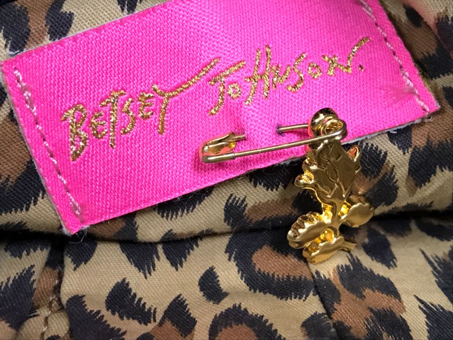 Betsey Johnson Handbag With Dust Jacket [Photo 10]